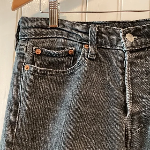 Levi’s black stonewashed jeans - size 29 - Picture 2 of 4